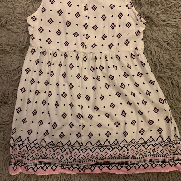 Patterned Dress - Picture 7 of 9